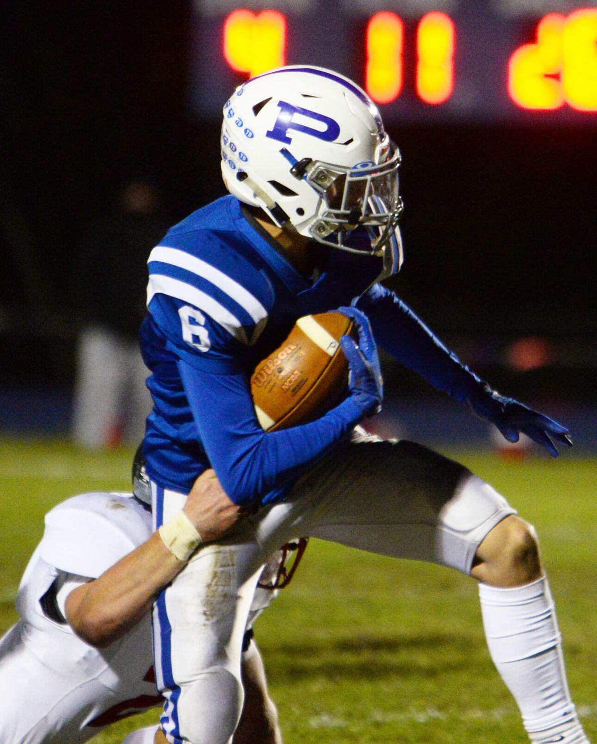 201102_ET_CRU_PELHAMfootball_8.jpg