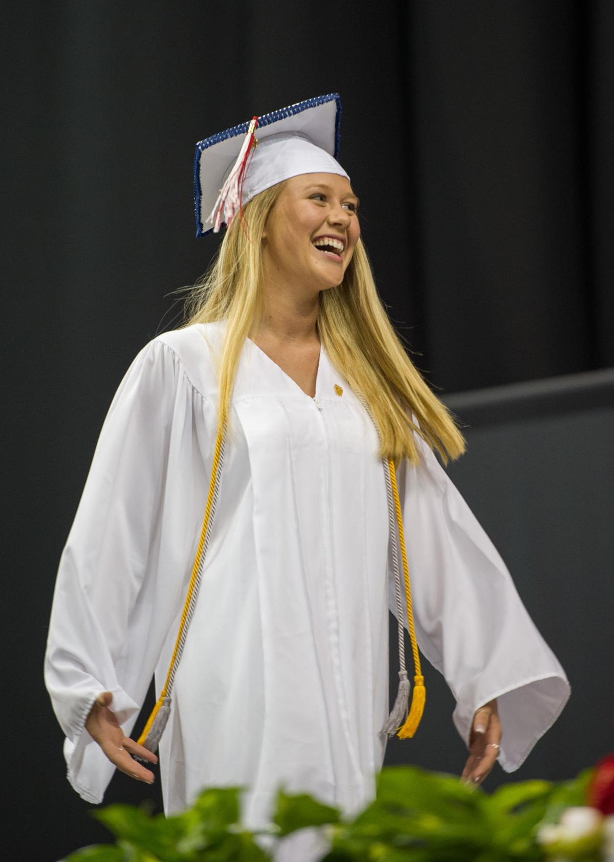 180611_et_asa_pinkgrad_25.JPG