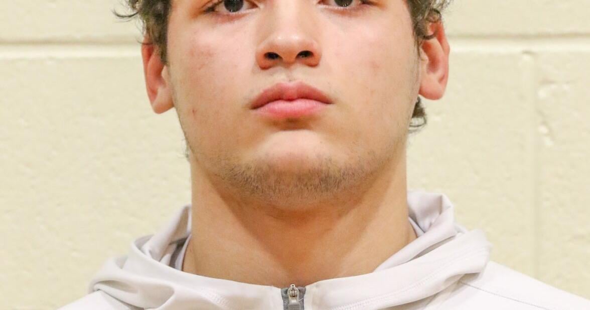 New England Wrestling: Hillies' Harrold, Salem's Paris claim championships