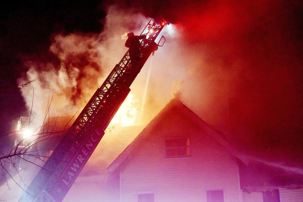 210404_ET_TJE_BIG_FIRE_01.jpg