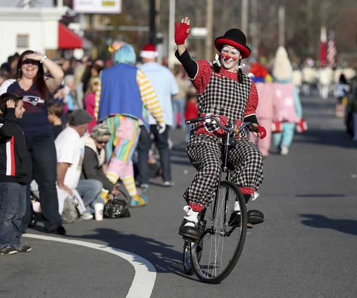 Santa parade fills Haverhill with holiday spirit Haverhill news