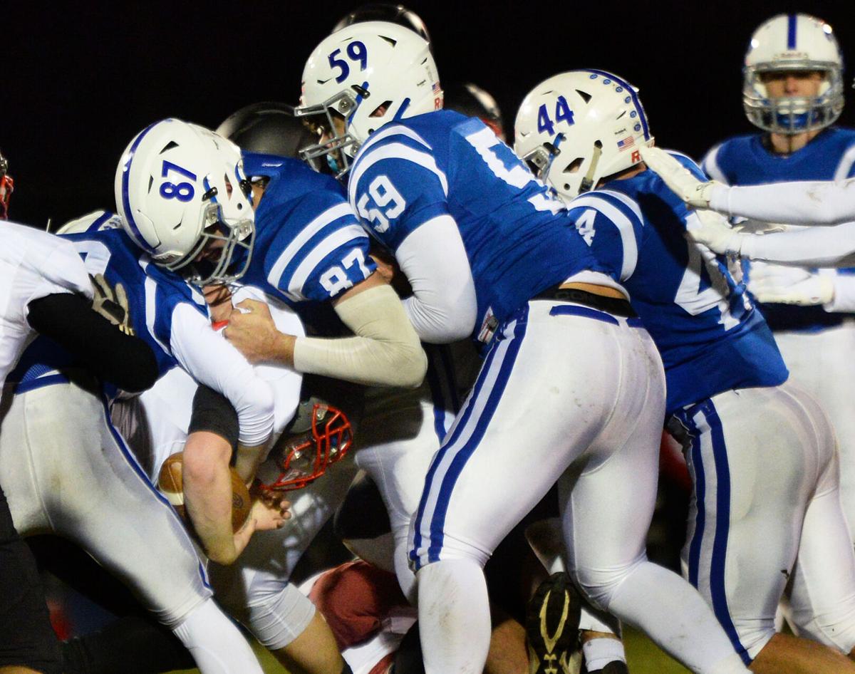 201102_ET_CRU_PELHAMfootball_11.jpg