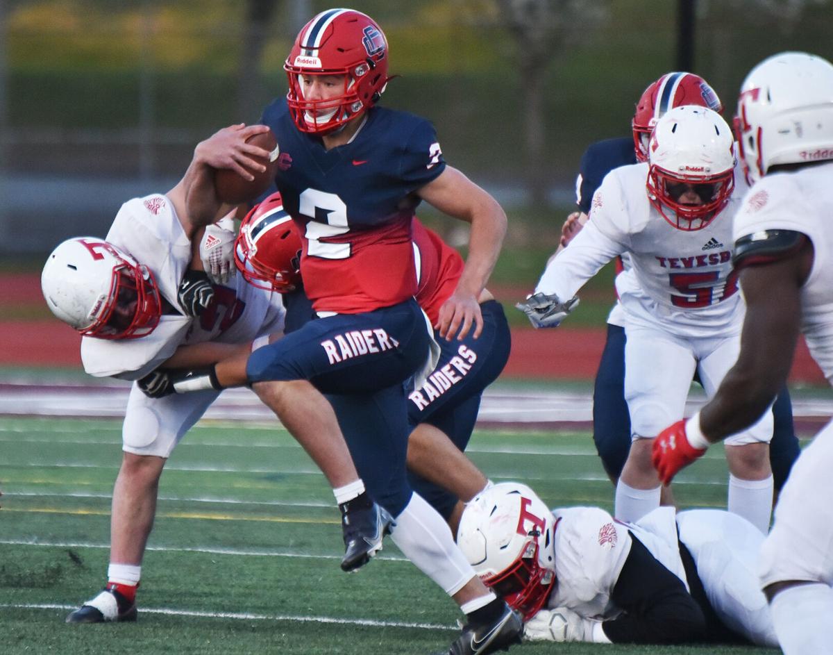 210423_ET_CRU_CentralCathFootball_7.jpg