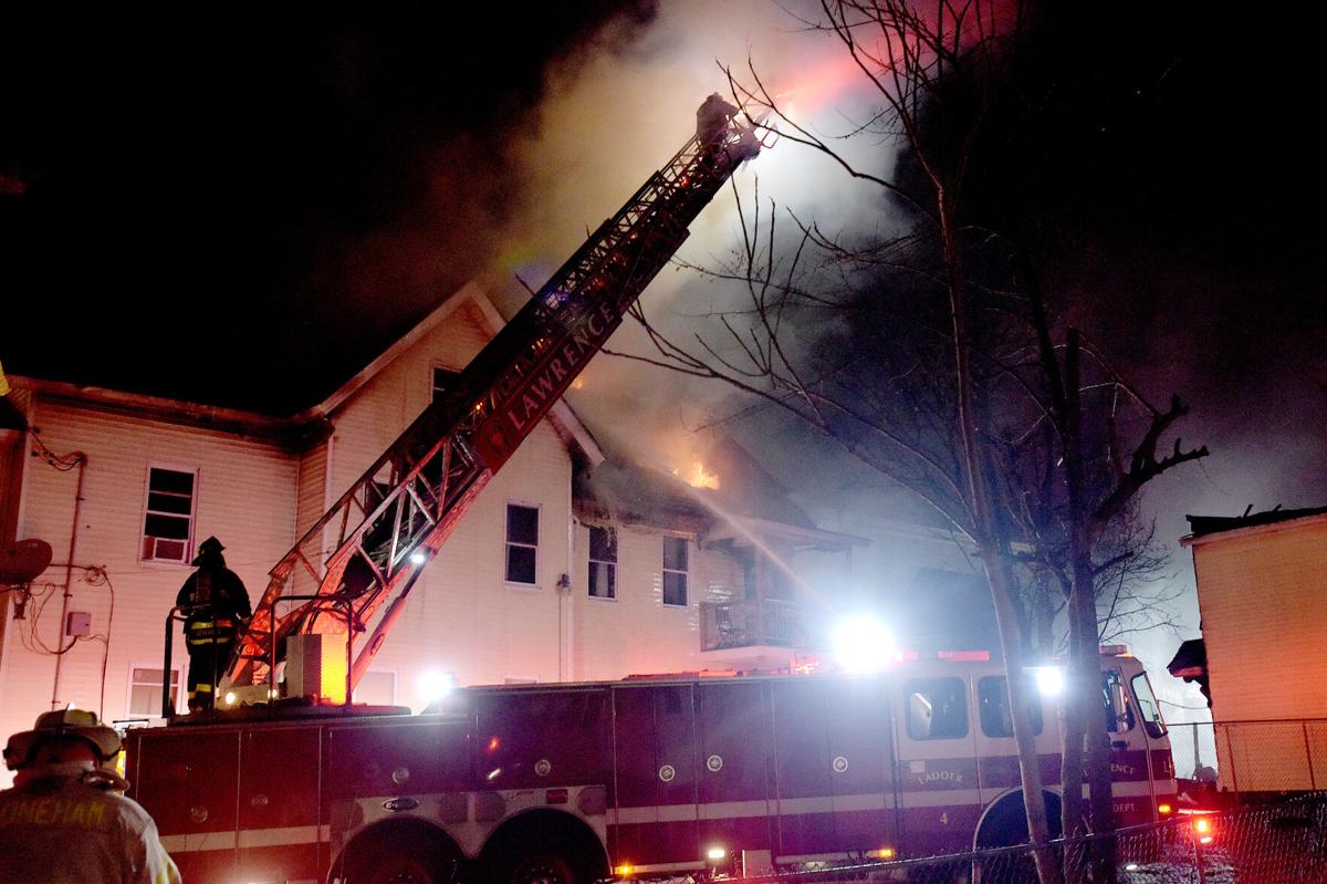 210404_ET_TJE_BIG_FIRE_04.jpg