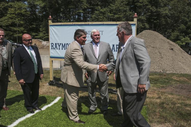 Endicott College Rink dedicated to Ray Bourque | Sports | eagletribune.com