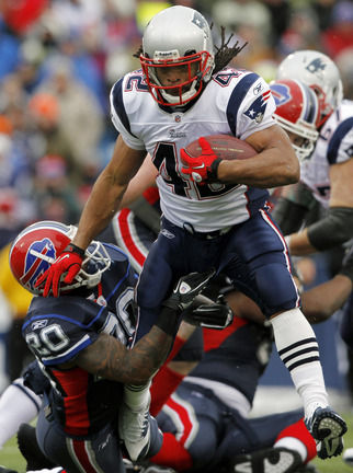 New England Patriots running back BenJarvus Green-Ellis (42) gets