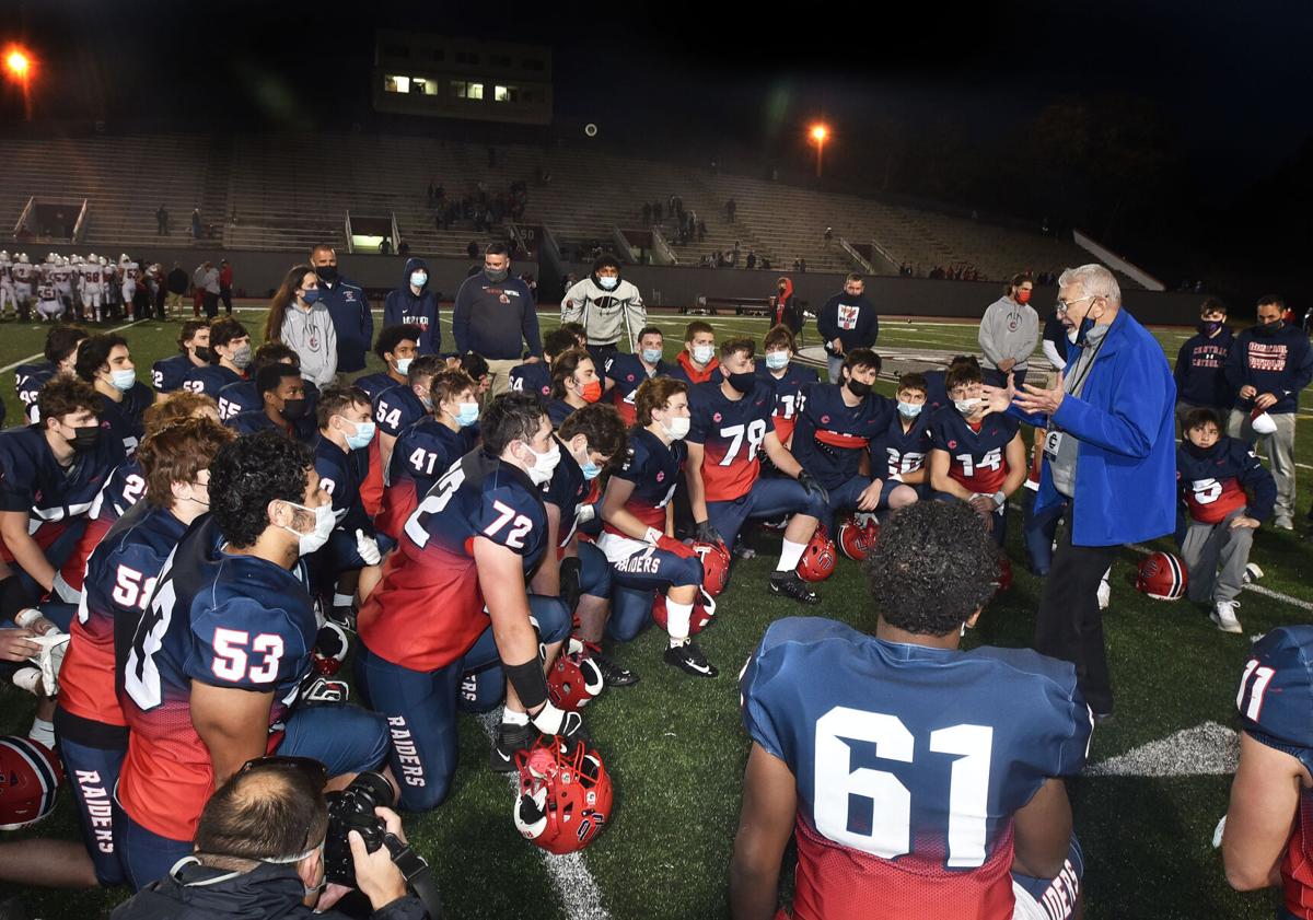 210423_ET_CRU_CentralCathFootball_24.jpg