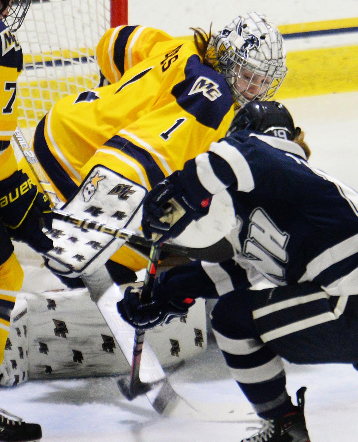 191206_ET_CRU_WOMENS HOCKEY_6.JPG