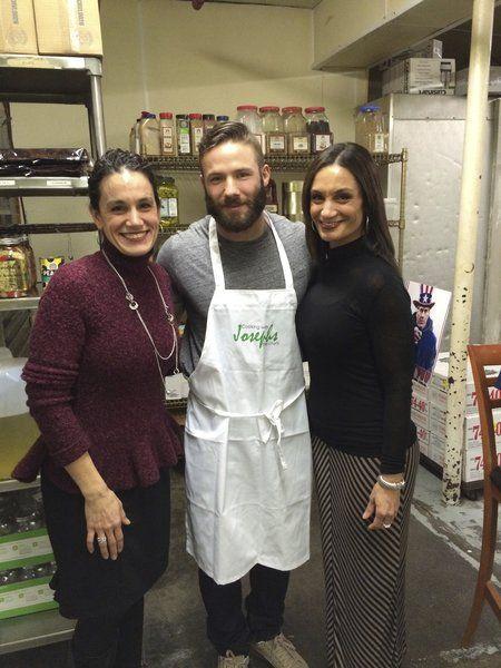 New England Patriots Julian Edelman Visits Haverhill Restaurant Haverhill Eagletribune Com Even on his instagram page, where he has over 2.7 million followers at the time of writing this, he tends to. new england patriots julian edelman