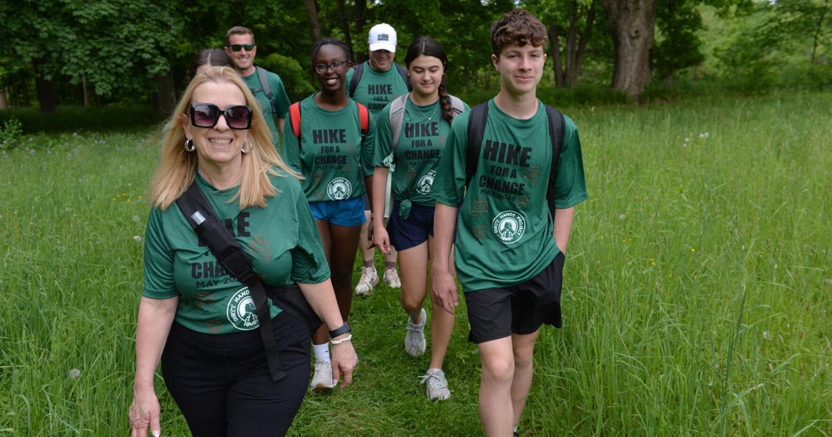 Walking the walk: North Andover Dirty Hands kids hike for mental health awareness