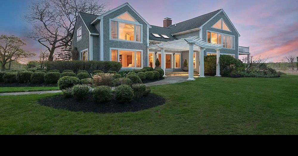 Sprawling seacoast estate is an entertainer’s dream in North Hampton