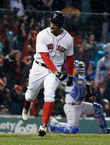 Bogaerts' slam, 6 RBIs carries Red Sox in 7th straight win