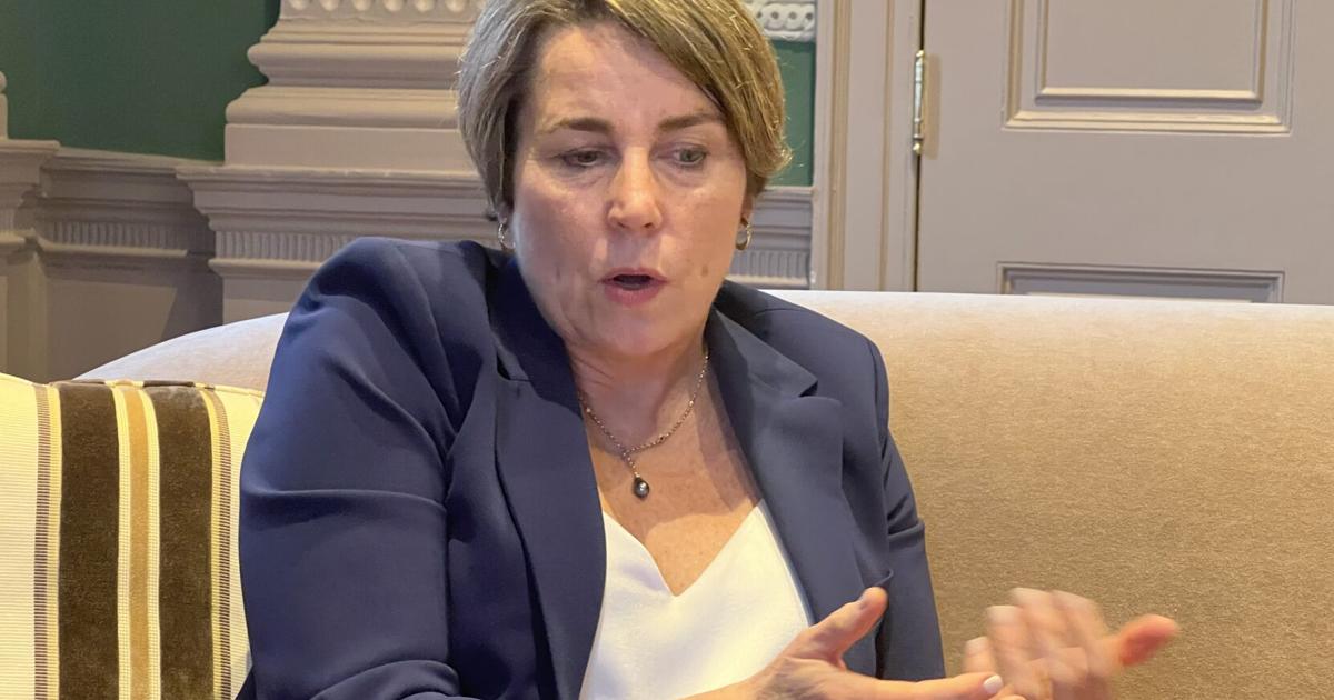 Clinton Healey Healey defends privacy on out-of-state travel | Boston | eagletribune.com