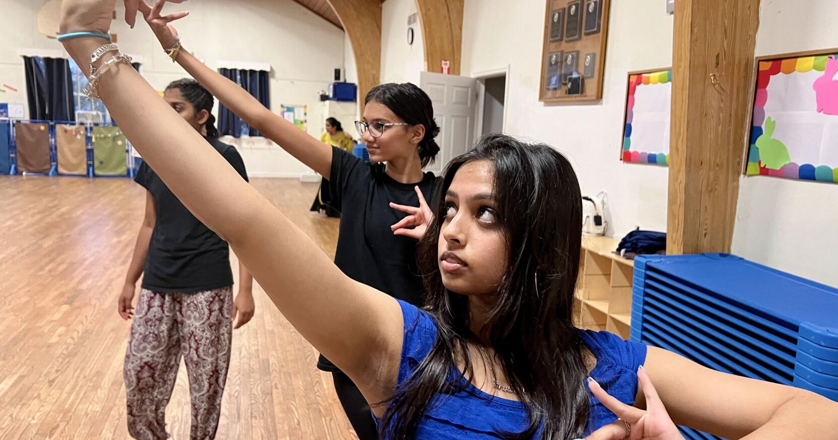 Valley Dance: Indian traditions thriving - Vimarsana News