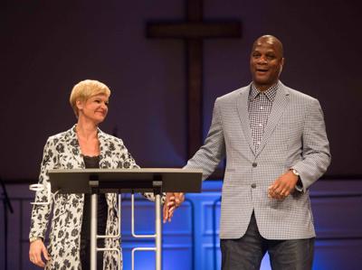 Mets great Strawberry goes deep with stories of faith