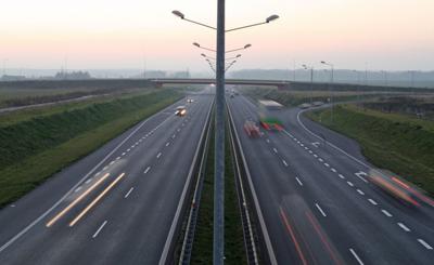 Trump Plan To Rebuild Roads Highways Relies On State Local