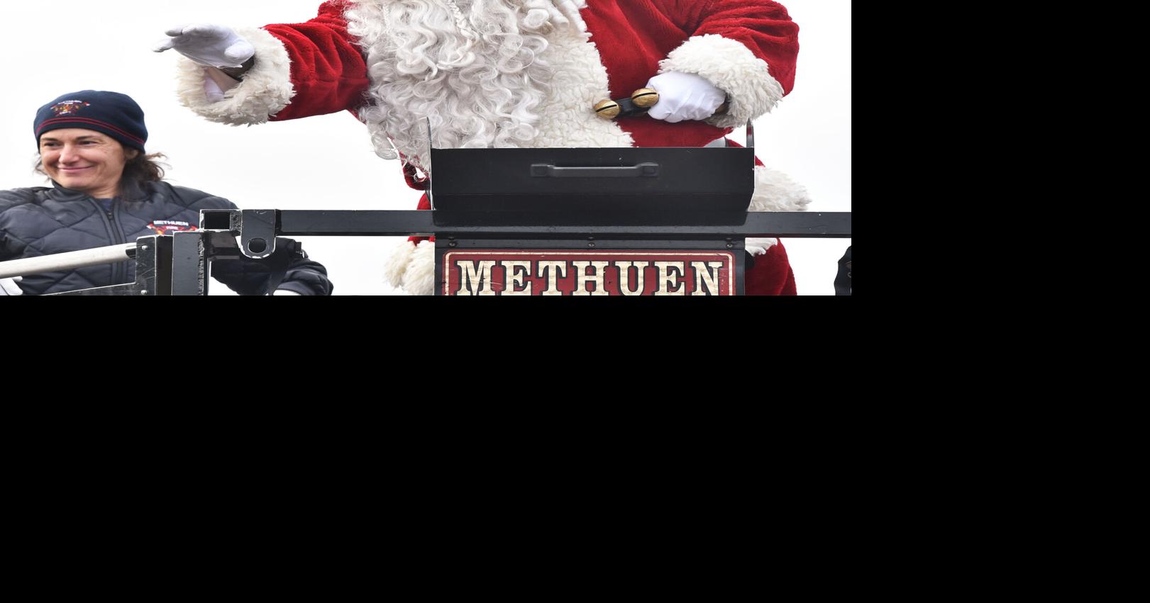 SLIDESHOW Methuen Santa Parade Gallery