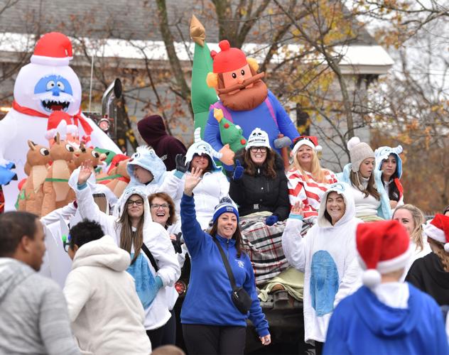 SLIDESHOW Methuen Santa Parade Gallery