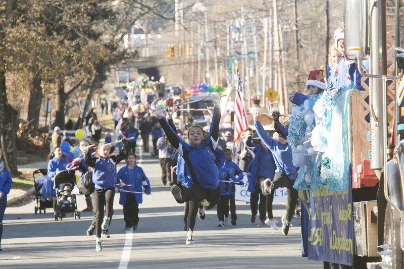 Merhuen Christmas Parade 2022 Santa Pays Methuen A Visit | Merrimack Valley | Eagletribune.com