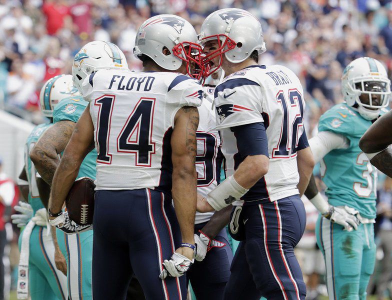 Patriots fall to Dolphins in regular-season finale