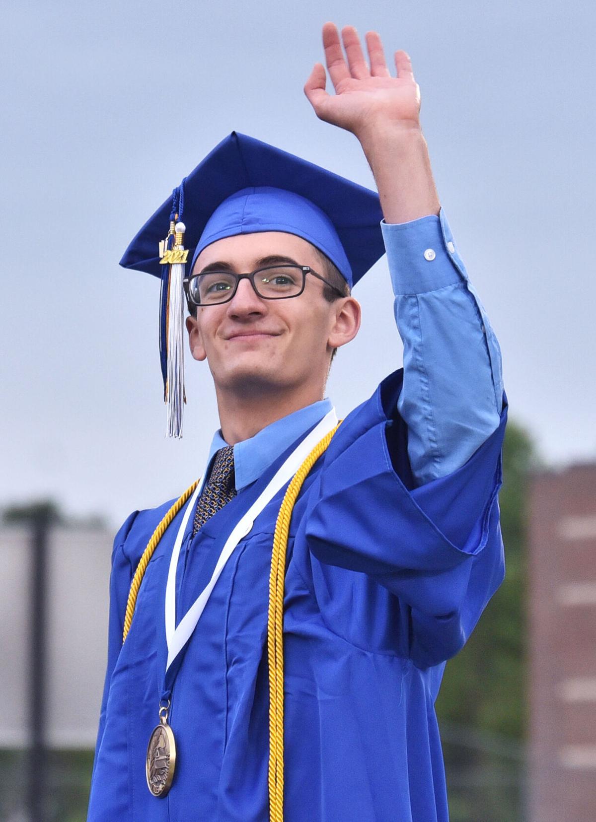 210611_ET_CRU_SalemGraduation_9.jpg