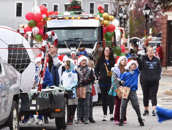 SLIDESHOW Methuen Santa Parade Gallery