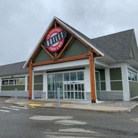 NH Liquor & Wine Outlet opens in Derry