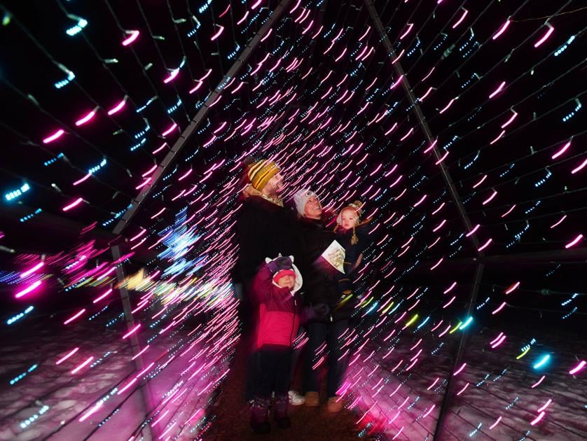 Slideshow Trustees Winterlights At Stevens Coolidge Place