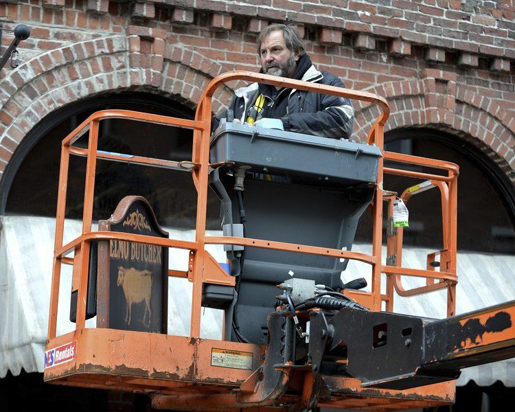 Affleck film means $100K-plus paycheck for Lawrence