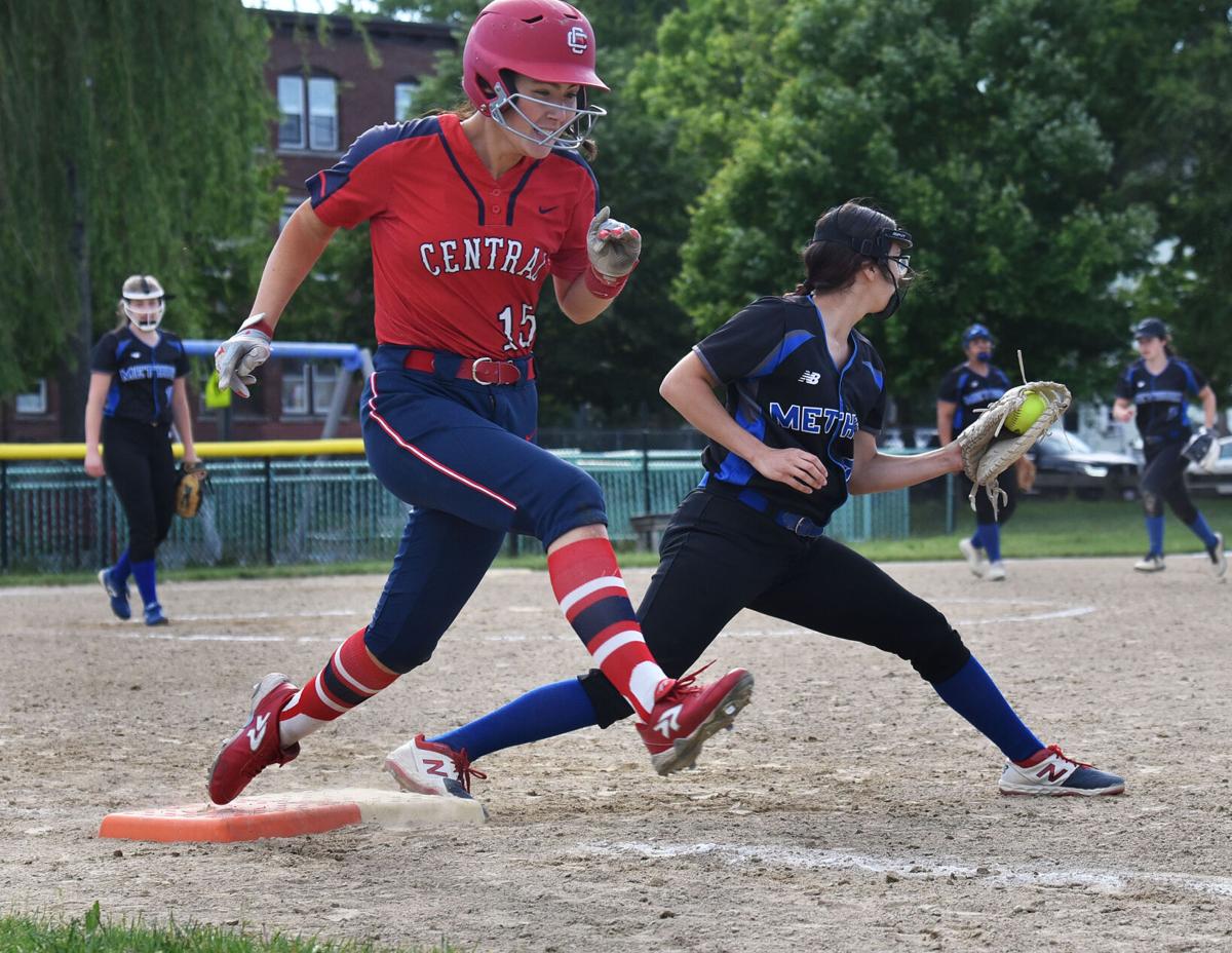 210610_ET_CRU_SOFTBALL_2.JPG