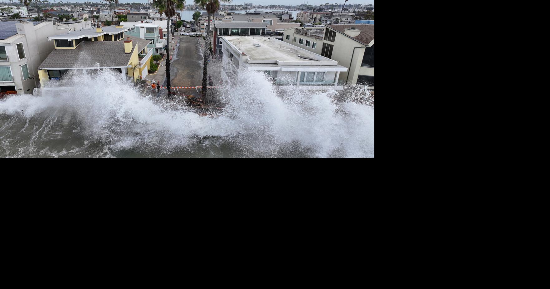 Storms kill 5 in Mexico as flood risk eases in southwestern US; hurricane Simon approaches coast, threatening life-threatening flooding