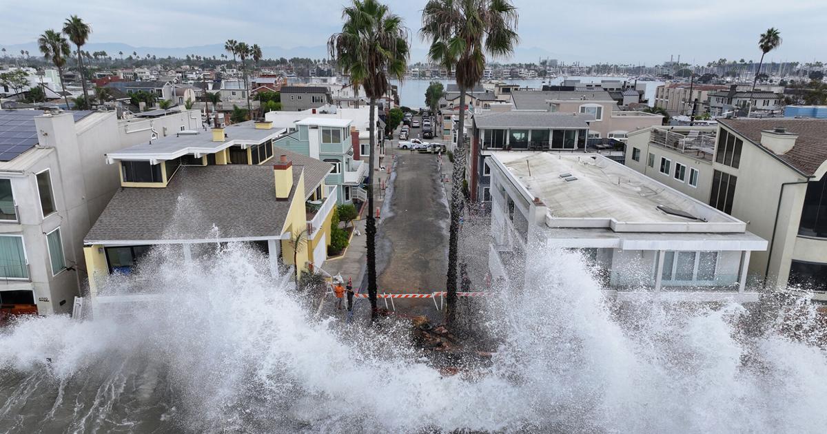 Storms kill 5 in Mexico as flood risk eases in southwestern US; hurricane Simon approaches coast, threatening life-threatening flooding