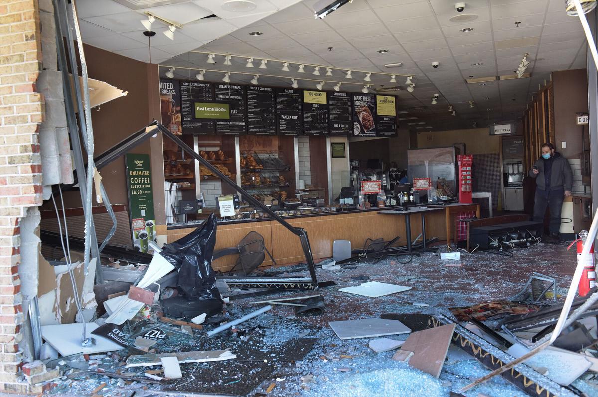 201203_et_tje_panera_crash_01.jpg