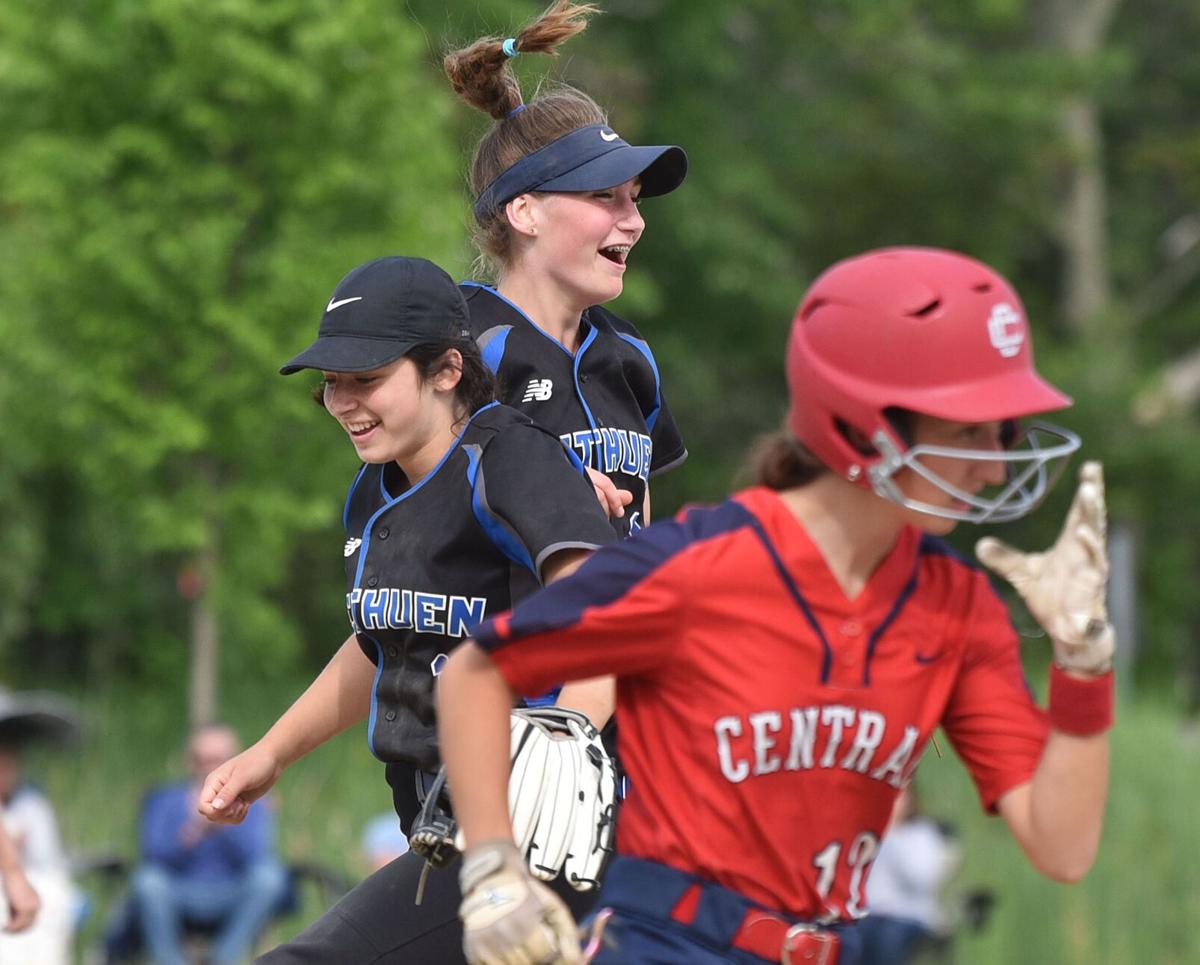 210610_ET_CRU_SOFTBALL_4.JPG