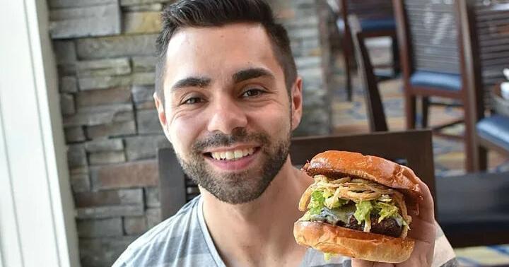 'Roaming Foodie' hospitalized after 4-car crash - Vimarsana News