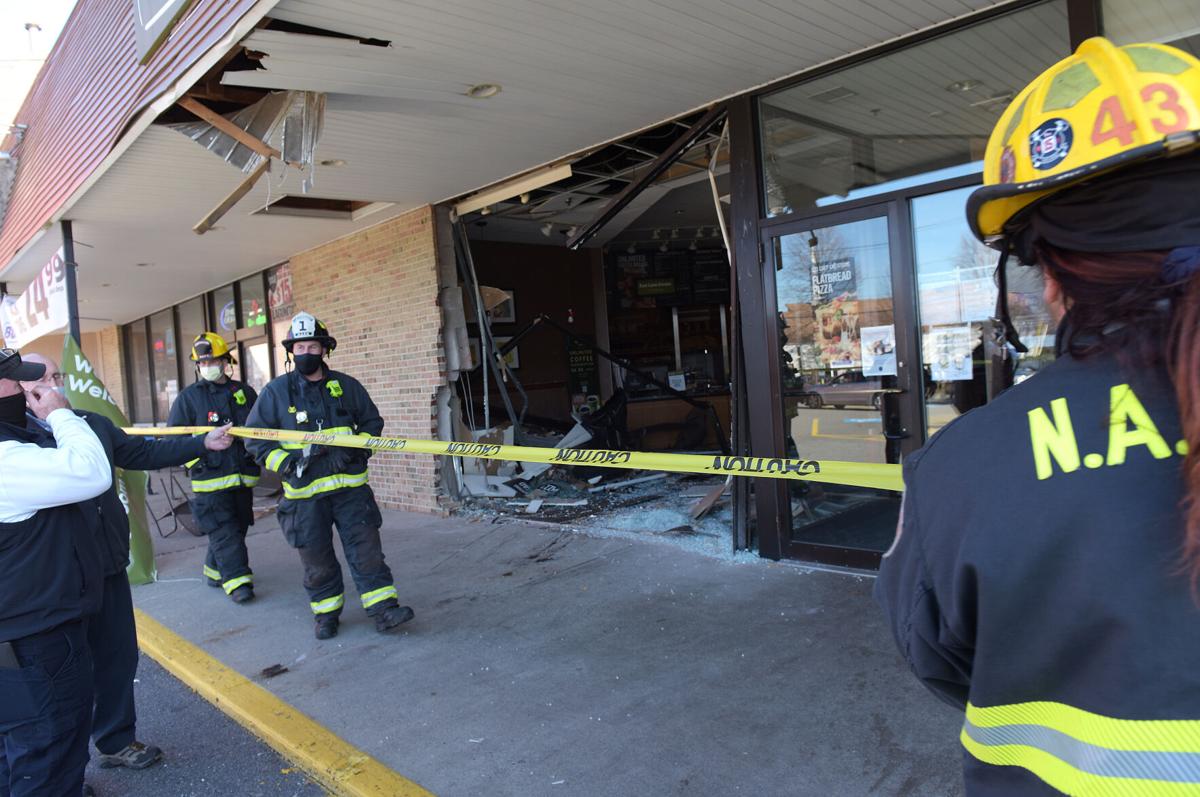 201203_et_tje_panera_crash_02.jpg