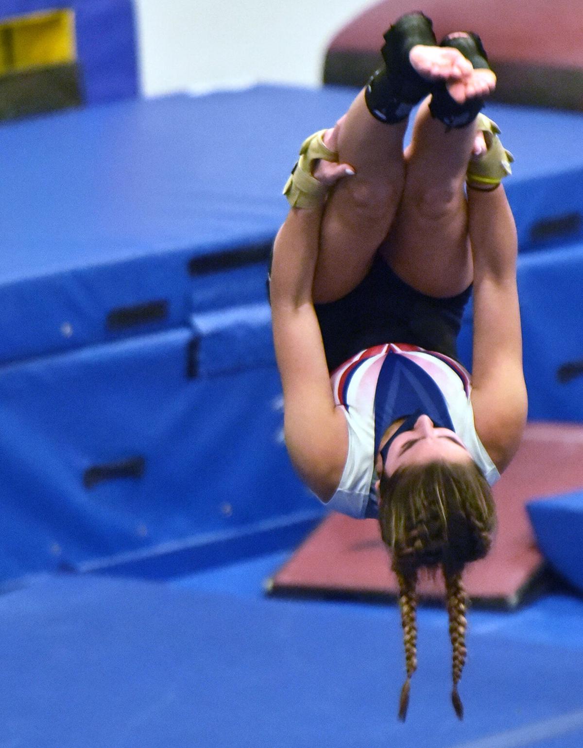 210105_ET_CRU_GirlsGymnastics_7.JPG