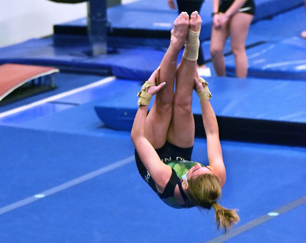 210105_ET_CRU_GirlsGymnastics_8.JPG