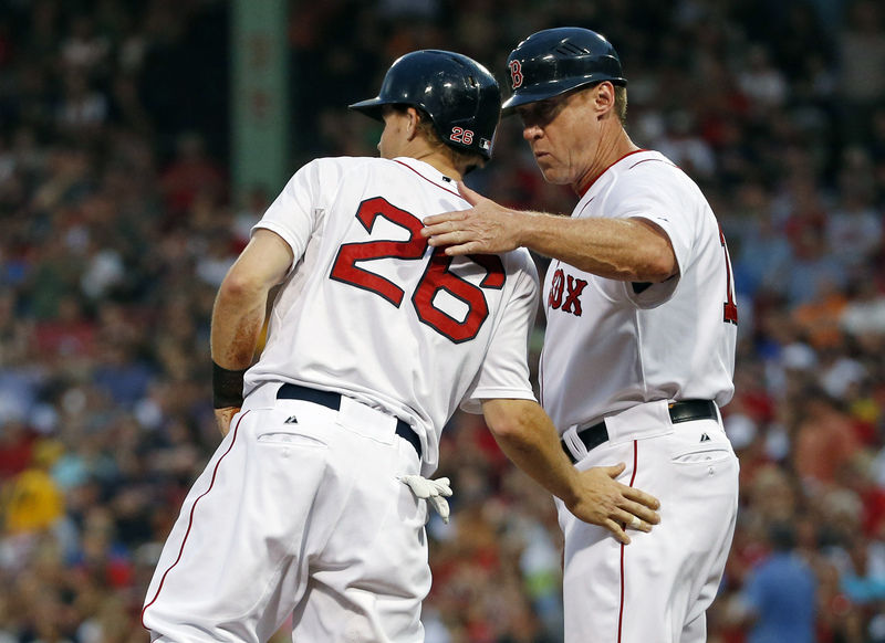 BROCK HOLT! comes out of nowhere to make catch for Jonny Gomes