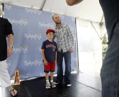 Pedroia wows young Sox fans, Sports