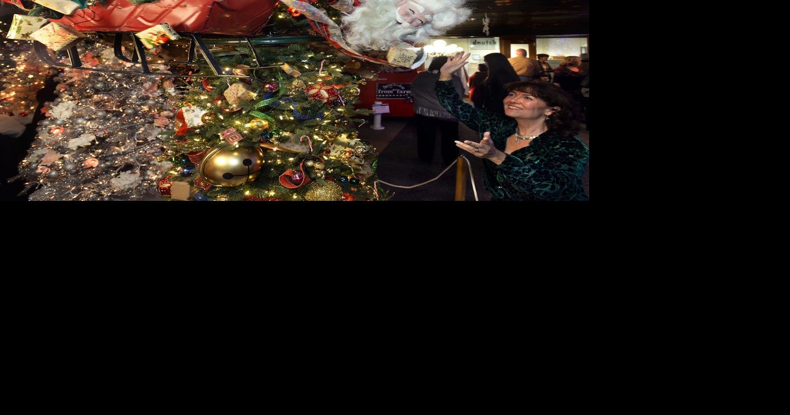 SLIDESHOW METHUEN'S FESTIVAL OF TREES Gallery