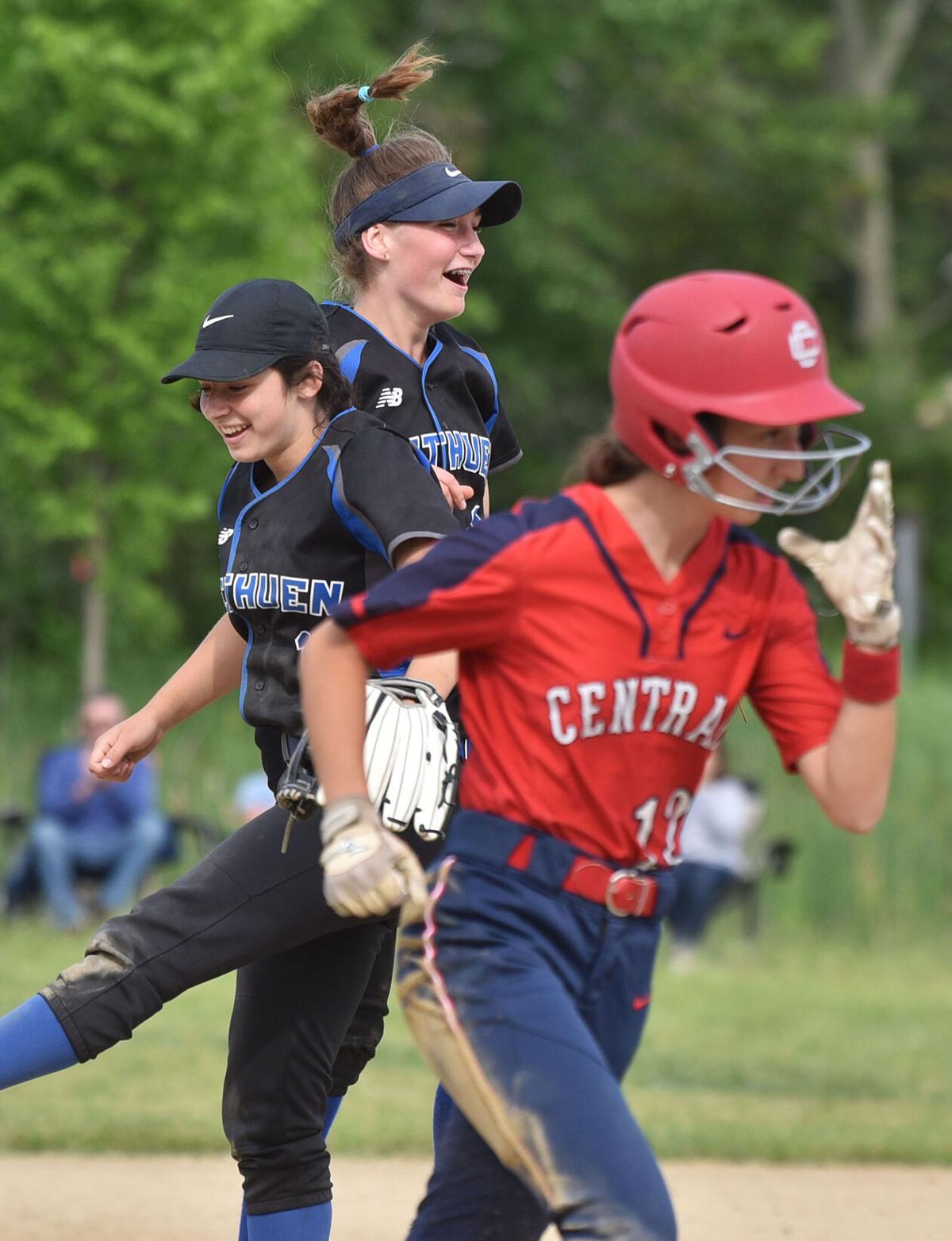 210610_ET_CRU_SOFTBALL_18.JPG
