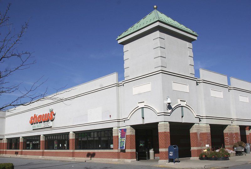 SHAW'S SHOPPING PLAZA SOLD