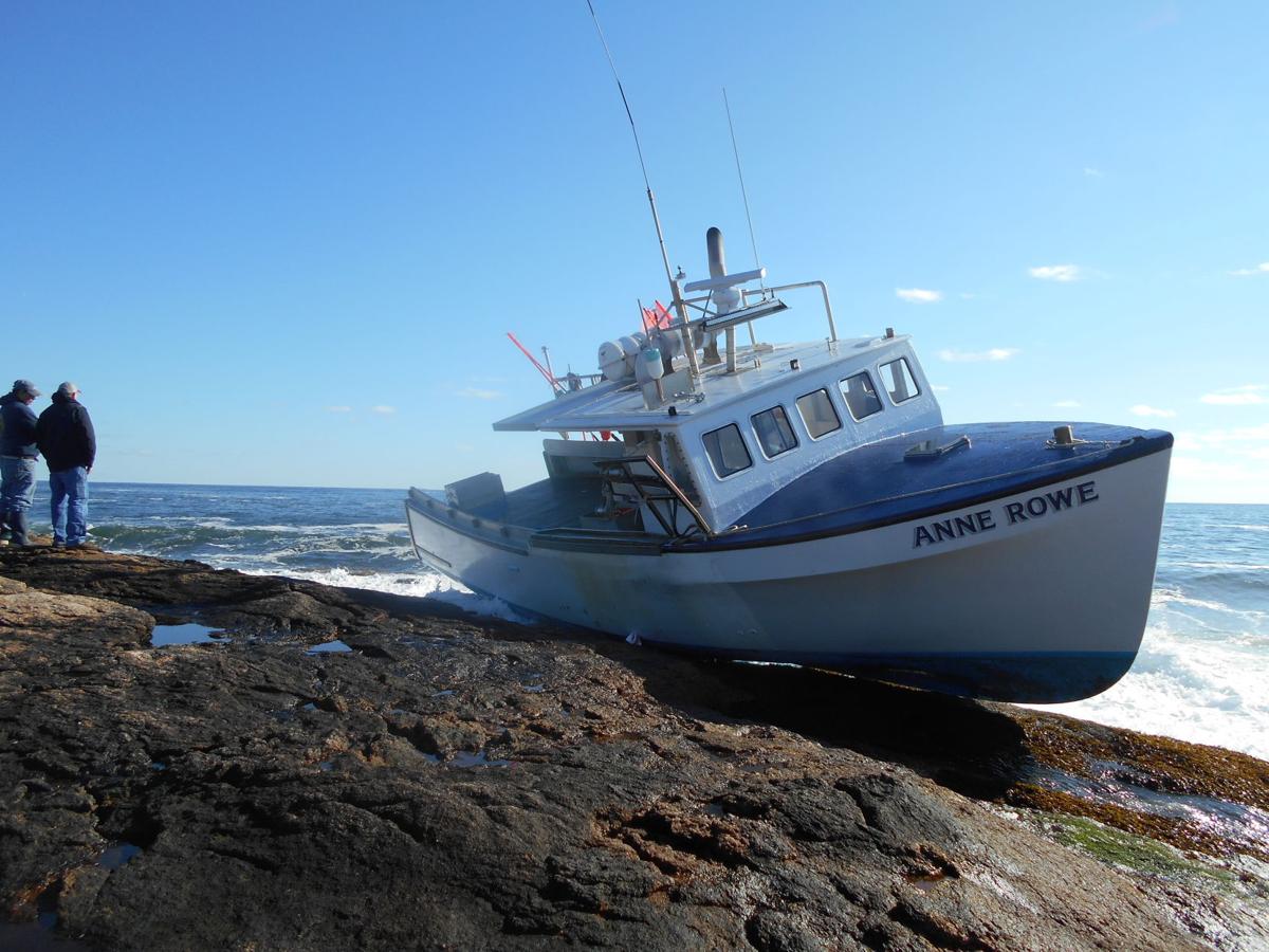 Gloucester lobster boat runs aground off Eastern Point, all aboard safe