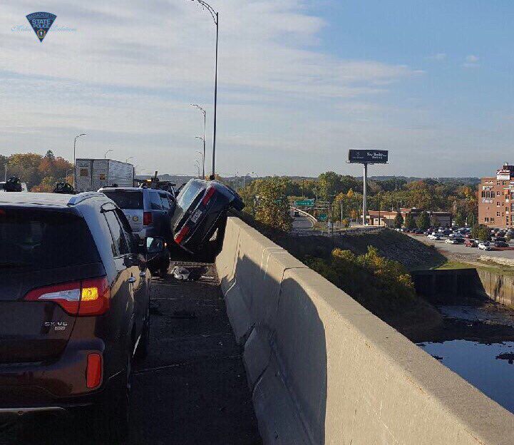Crash on 495 in Lawrence closes right lane News