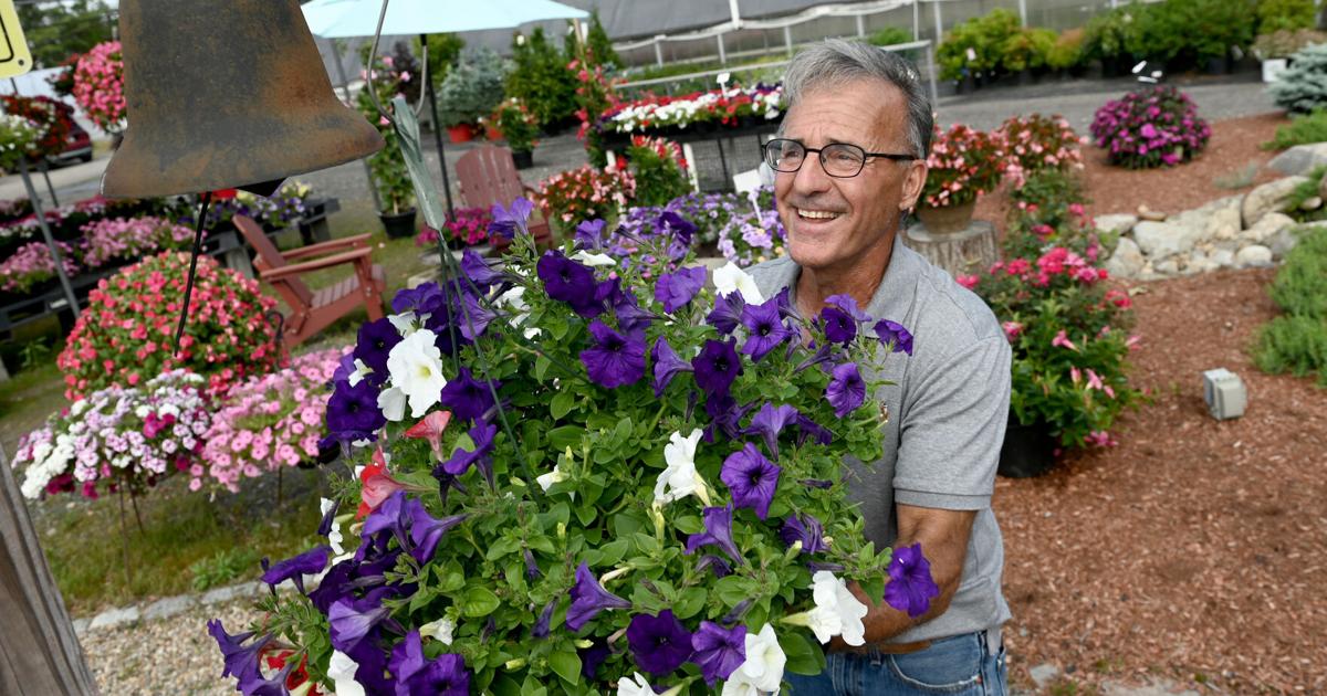 'I like doing color ': Nearly seven decades later, Konjoian's is still rooted in personalized service