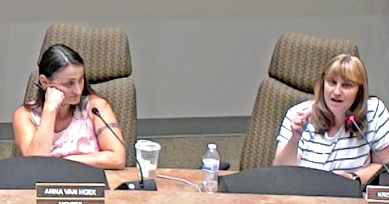 Higley board members spar over teachers group - Vimarsana News