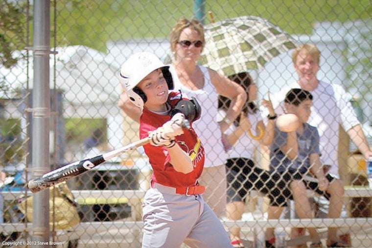 Arizona Diamondbacks players partake in Ahwatukee Little League game