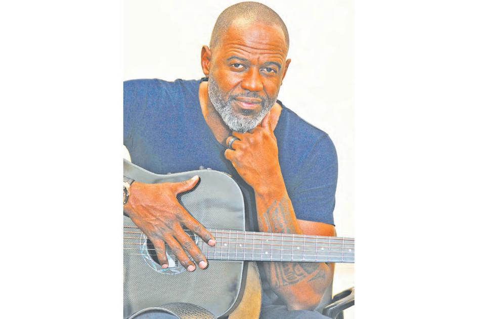 Brian Mcknight Hits Stage Solo In Scottsdale Get Out Eastvalleytribune Com