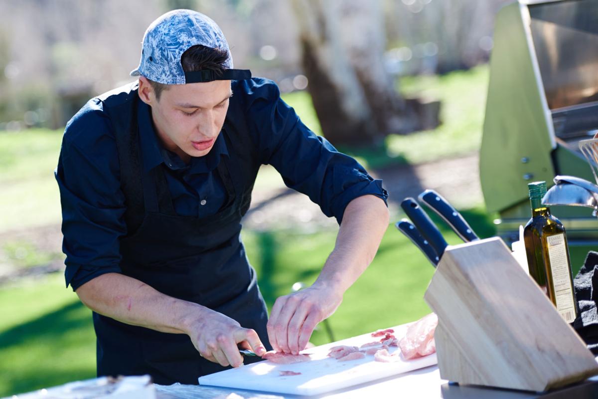 Local Scottsdale Chef Is Youngest Finalist On Food Network Star Dining Eastvalleytribune Com